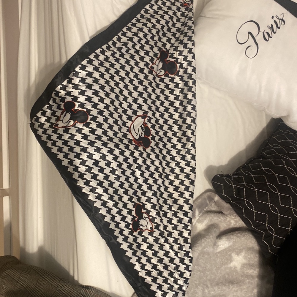 Scarf 🧣 - Picture 2 of 3
